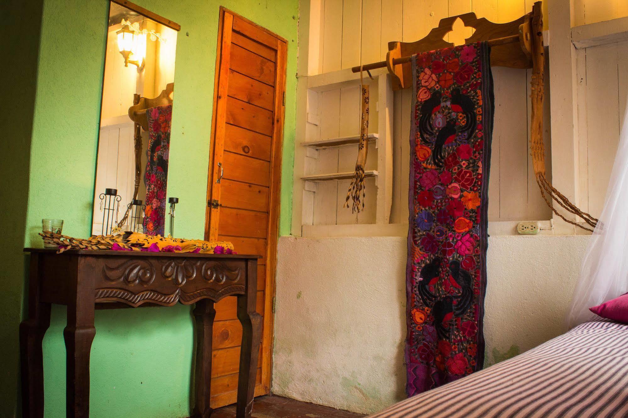 Hotel Y Restaurante La Casa Rosa Santa Cruz La Laguna Eksteriør billede
